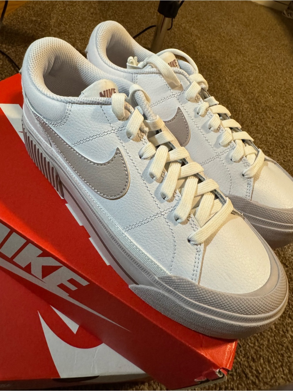 Nike Court Legacy Lift Womenโs